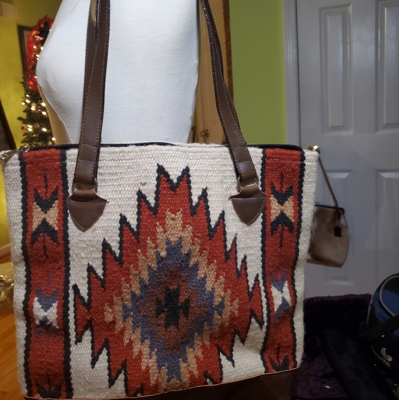 Handmade Woven Southwestern Shoulder Bag - Picture 4 of 4
